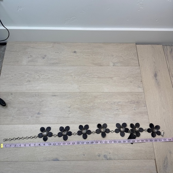 Flower-embellished Leather Chain Belt main image 5